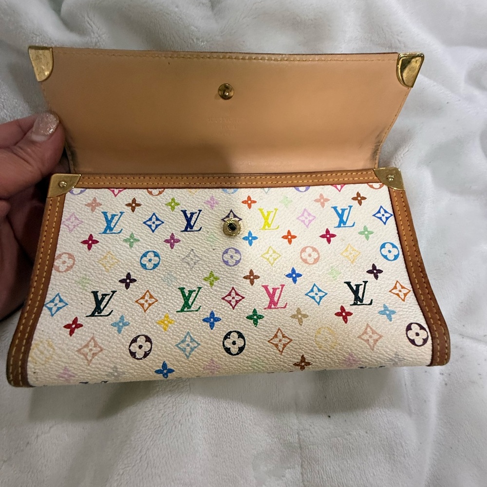 FLASH SALE! Louis Vuitton Multicolor Monogram Sarah Wallet in Blanc Murakami - Picture 3 of 7